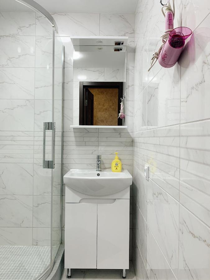 Apartment - Sobornyi Prospekt 97 Zaporizhia Buitenkant foto