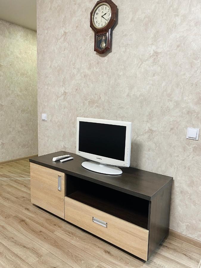 Apartment - Sobornyi Prospekt 97 Zaporizhia Buitenkant foto
