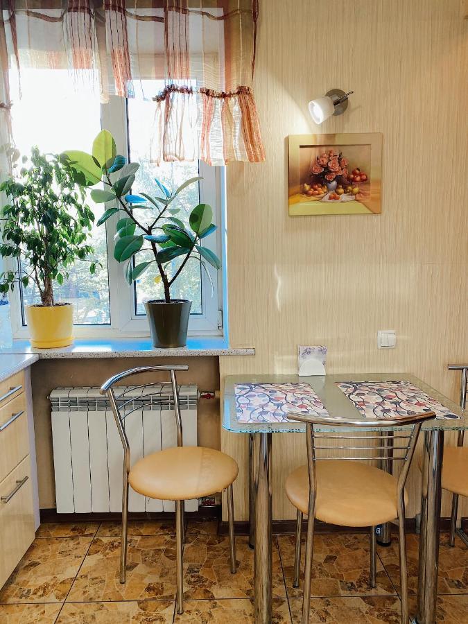 Apartment - Sobornyi Prospekt 97 Zaporizhia Buitenkant foto