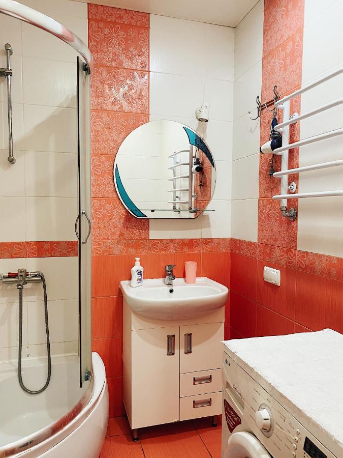 Apartment - Sobornyi Prospekt 97 Zaporizhia Buitenkant foto