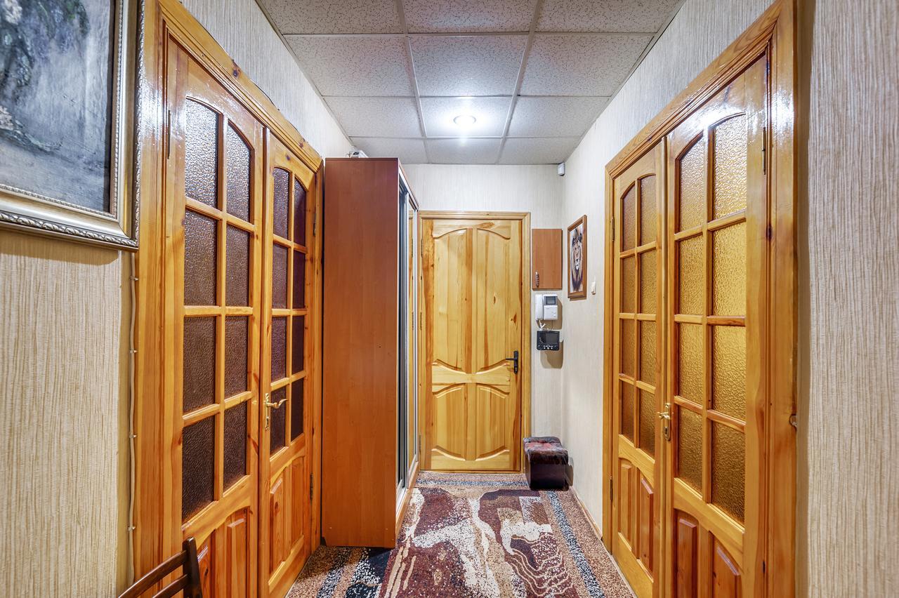 Apartment - Sobornyi Prospekt 97 Zaporizhia Buitenkant foto