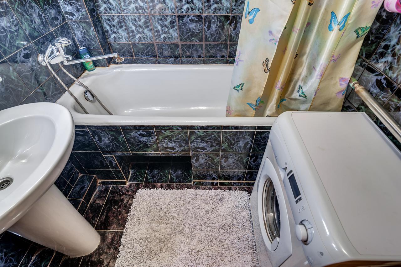 Apartment - Sobornyi Prospekt 97 Zaporizhia Buitenkant foto